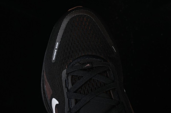 Nike Air Zoom Vomero 18 Cushioned Running Shoes - IH4454-001