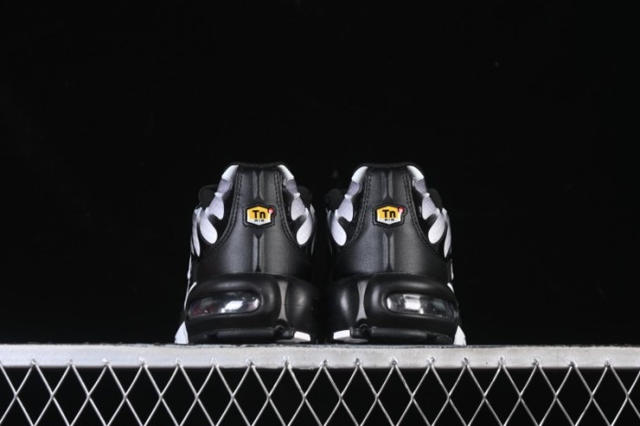 Nike Air Max Plus Retro Running Shoes with Air Cushion Technology - DM0032-003