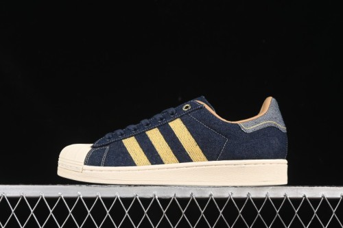 Adidas Superstar 82 Casual Sneakers with Shell Toe Design - JH5577