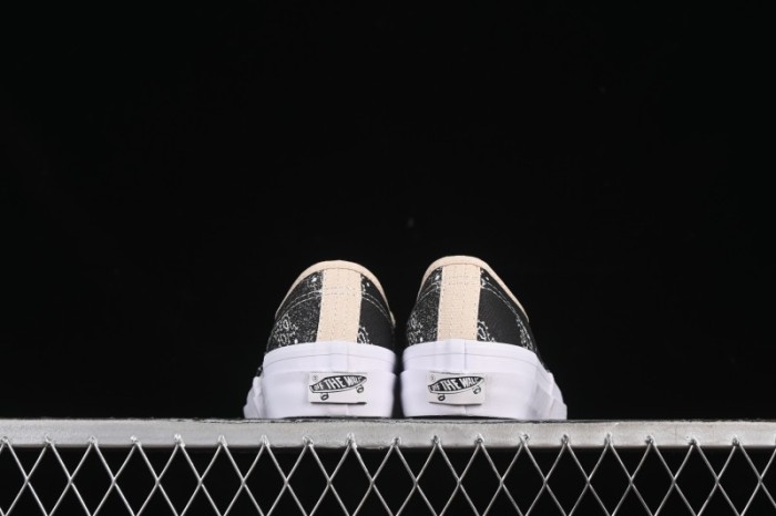 Vans Authentic 44 Slip-On Skate Shoes - VN000D5KESB