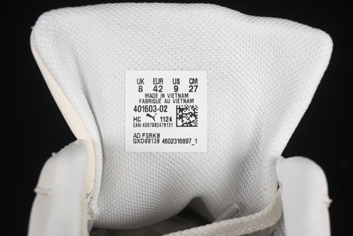 Puma Speedcat Lifestyle Low-Top Sneakers for Racing Enthusiasts - 401603-02