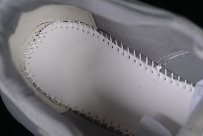 Prada Cloudbust Air Thunder Lifestyle Low-Top Sneakers with Anti-Slip and Wear-Resistant Design - 2EG293