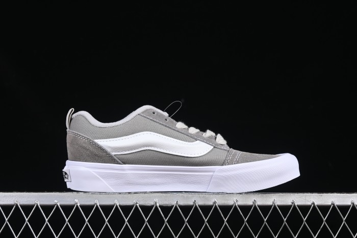 Vans Knu Skool Low-Top Retro Chunky Sneakers - VN000CS0BGG