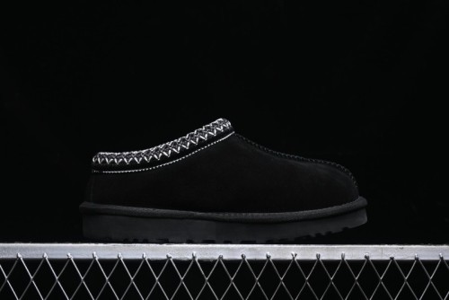 UGG Classic Mini II Snow Boots with TREADLITE Outsole - 5955