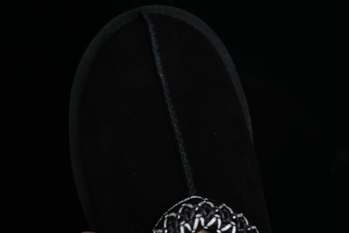 UGG Classic Mini II Snow Boots with TREADLITE Outsole - 5955