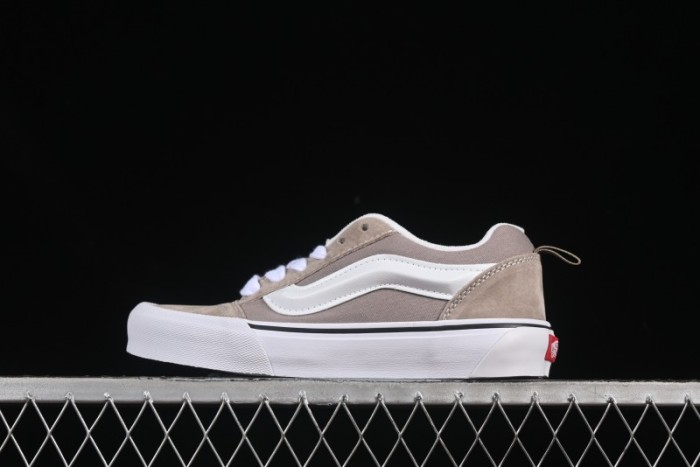Vans Knu Skool Low-Top Retro Chunky Sneakers - VN000D6ZH2B