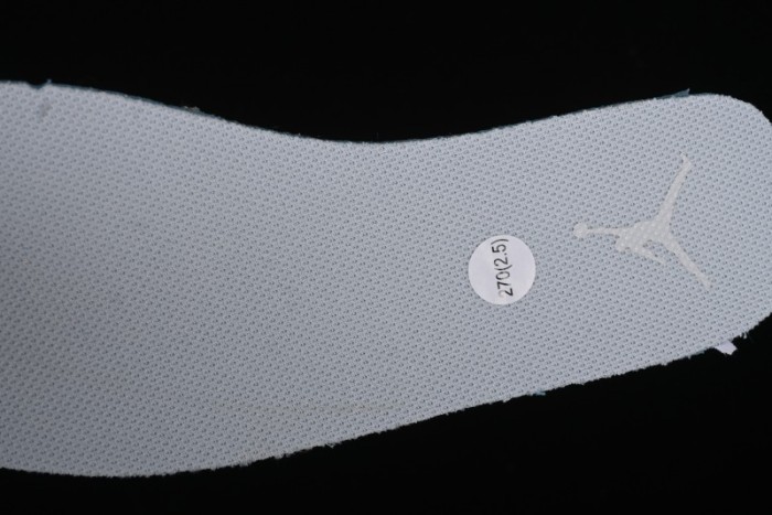 Nike Air Jordan 1 Low Casual Sneakers in White-Grey - FQ7687-300