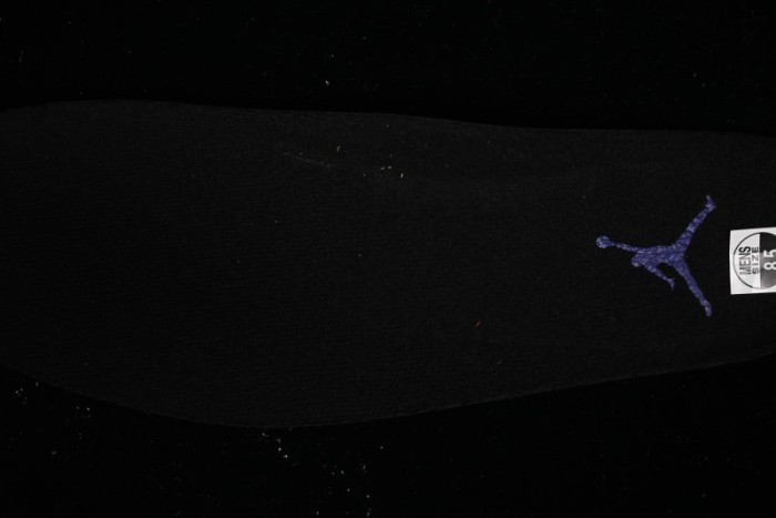 Nike Air Jordan 11 Retro High Top Basketball Shoes in Black/Red - CT8012-600