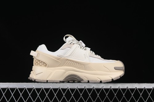 Nike Zoom Vomero 5 Retro Marathon Casual Running Shoes with Thick Sole and Height Increasing Design - FV2295-101