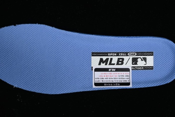 MLB NY Yankees Chunky Liner Lightweight Platform Sneakers with 6cm Height Increase - 3ASXLM13N07CBL