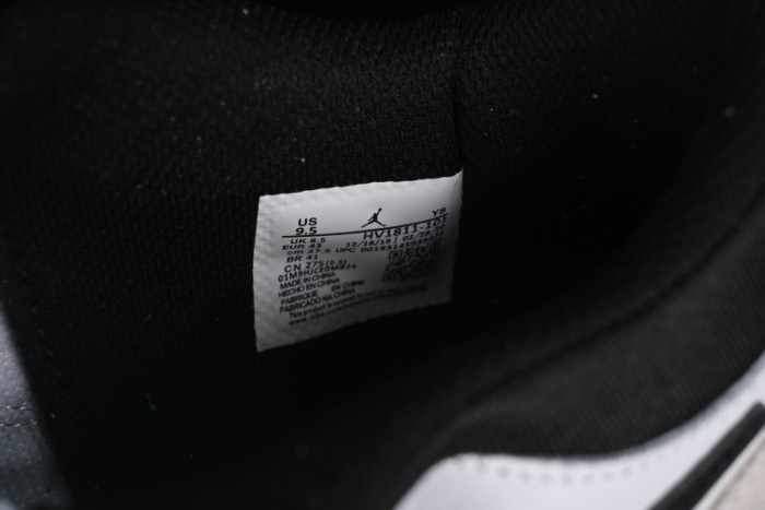 Nike Air Jordan Legacy 312 Low Sneakers with Velcro Strap and Triple Design - HV1811-101