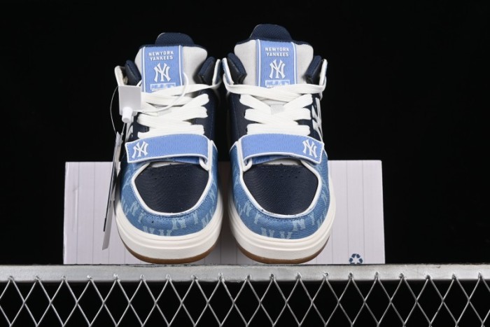 New York Yankees Chunky Liner Mid Denim Monogram Sandals with Thick Sole - 3ASXCHL4N50BLS