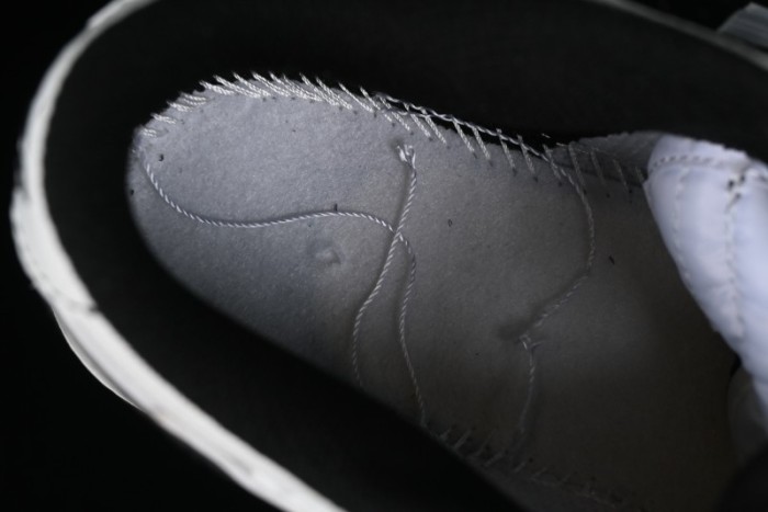 Nike Supreme x SB Dunk Low Casual Skate Shoes in Black and Beige - RM2308-237 1