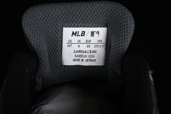 New York Yankees MLB ACE Runner Lightweight Casual Sneakers - 3ARNACE4N50BKS