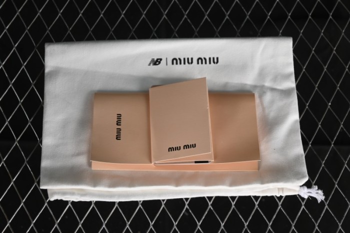 MiuMiu x New Balance 530 Low-Top Classic Retro Casual Running Shoes - AJD4 1