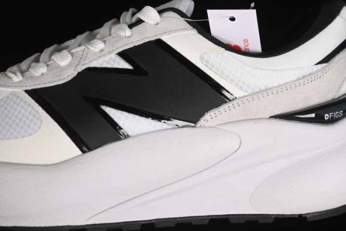 New Balance 3447 Series Retro Casual Running Shoes with Textile and Leather Upper - U3447LC