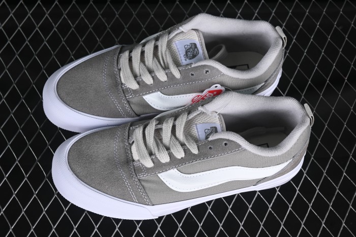 Vans Knu Skool Low-Top Retro Chunky Sneakers - VN000CS0BGG