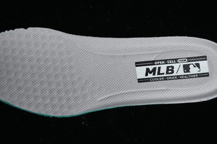 New York Yankees MLB Fast Ball Classic Monogram Retro Casual Running Shoes - 3ARNFSB4N50SIS