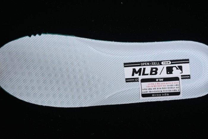 MLB Chunky Liner Basic New York Yankees Height Increasing Thick Sole Casual Sneakers - 3ASXCA12N50GRL