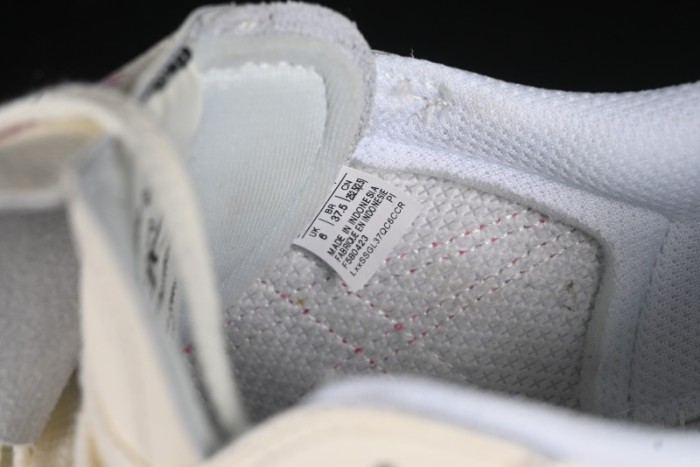 Onitsuka Tiger Tokuten Low-Top Casual Sneakers with T-TOE Reinforcement and Retro Indoor Sole - 1183B938-100