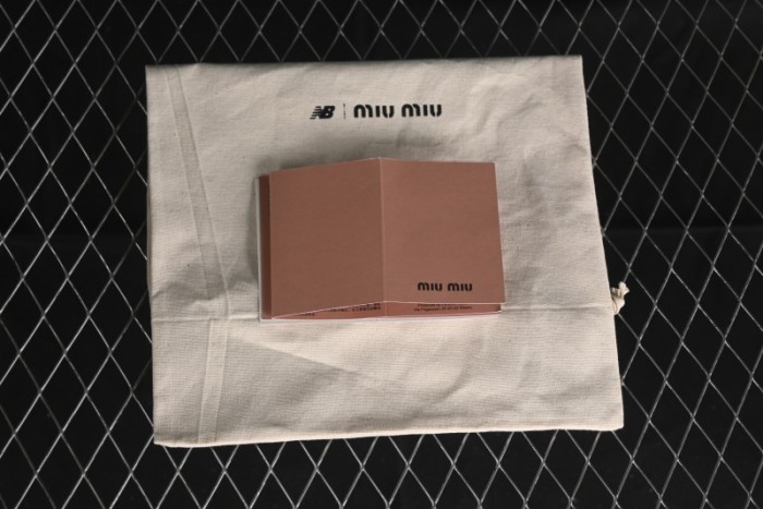 Miu Miu x New Balance 530 Low-Top Retro Running Shoes with Deconstructed Design - 38165