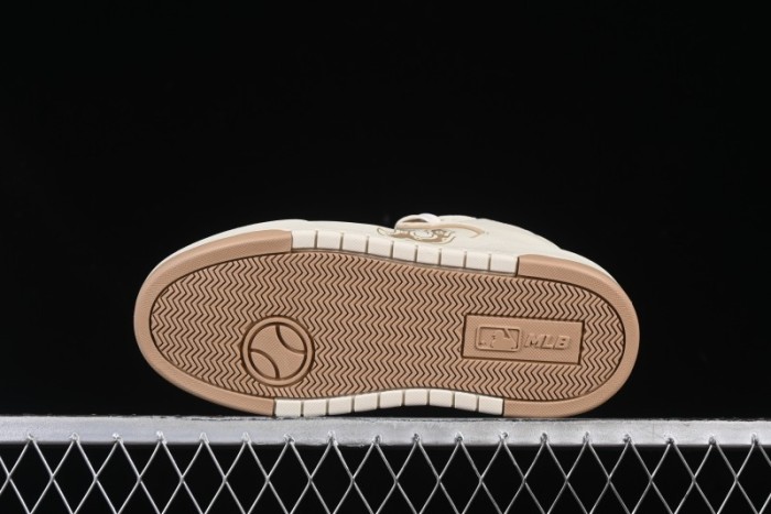 New York Yankees MLB Chunky Liner Lightweight Platform Sneakers with Hook and Loop Closure - 3ASXLMC4N43BGS