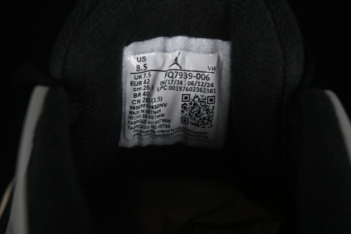 Nike Air Jordan 4 Remastered Sneakers in Black with Textile Mesh, Leather and Suede - FQ7939-006