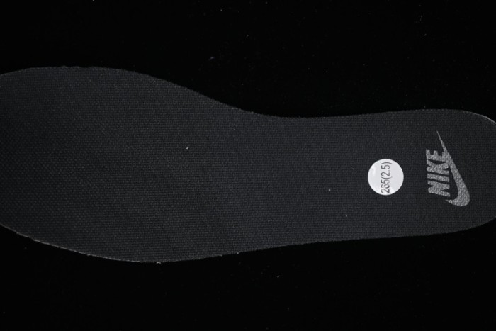 Nike TC 7900 Retro Chunky Dad Shoes with Reflective Swoosh and Cushioned Sole - DD9682-001