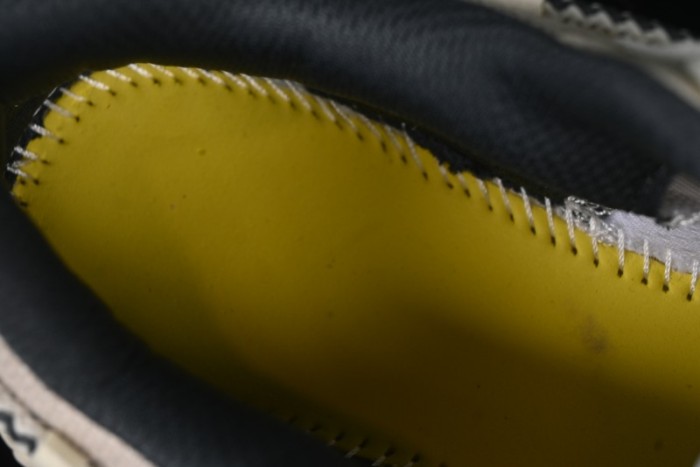 Fila Heritage Fluid Cat Paw 5.0 Retro Dad Shoes with Lace-Up Design - F12W432101FSH