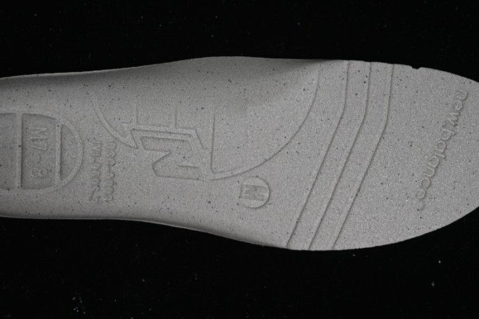 New Balance 1906 Series Retro Dad Style Casual Running Shoes - M1906AD 1