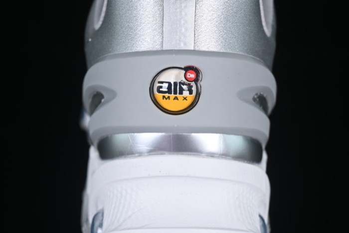 Nike Air Max Dn Running Shoes with Dynamic Air Cushion Technology - HF5509-001