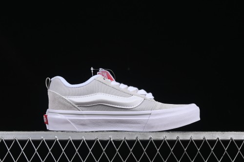 Vans Knu Skool Low-Top Retro Chunky Sneakers with Oversized Logo - VN000CRPBWD