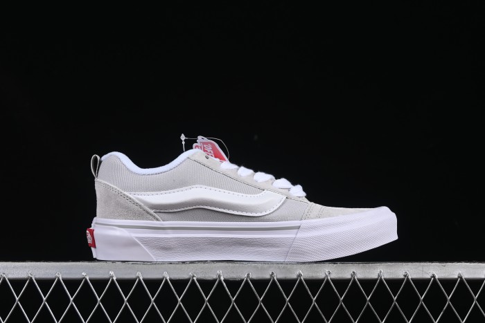 Vans Knu Skool Low-Top Retro Chunky Sneakers with Oversized Logo - VN000CRPBWD