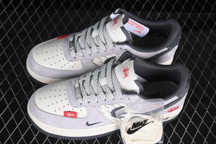 Nike Air Force 1 '07 Low Stussy Collaboration Pig Skin Swoosh Logo Low-Top Casual Sneakers - XS1958-501