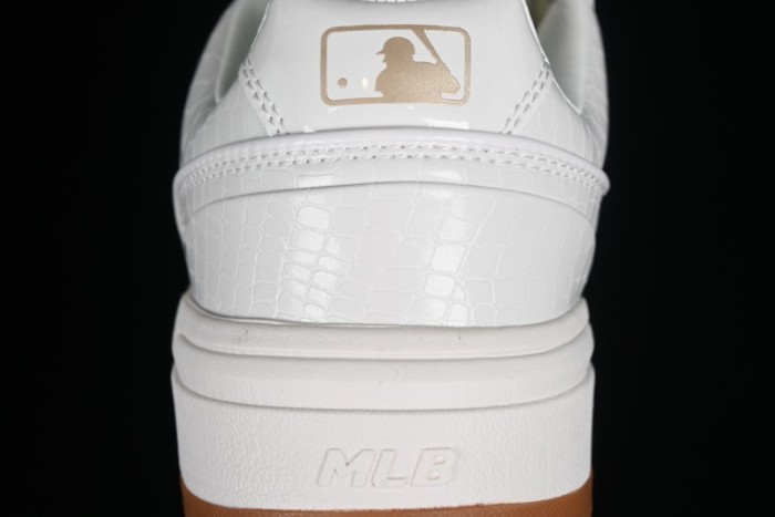 MLB Chunky Liner Metal Senior Series Lightweight Platform Casual Sneakers with 6cm Height Increase - 3ASXCLX4N50WHS