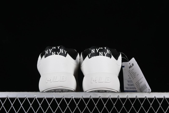 MLB Chunky Classic Base Heel Monogram Lightweight Platform Sneakers with 6cm Height Boost - 3ASXCBH4N50BKS