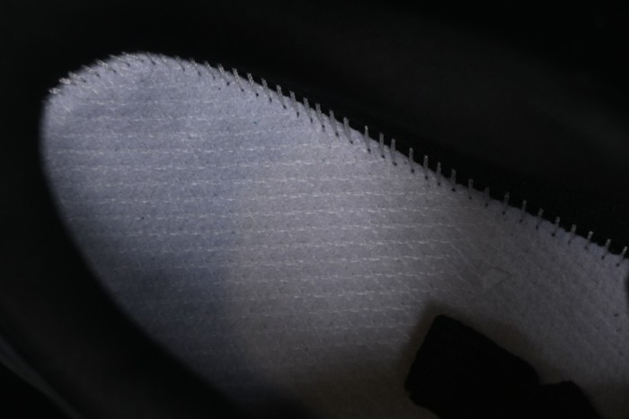 NY Yankees Black & Neon Green Sneakers - Classic Streetwear Style