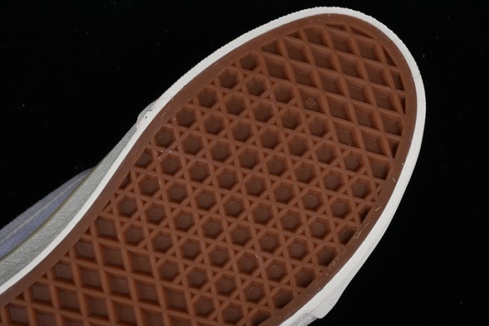 Vans Knu-Skool VR3 LX Low-Top Retro Sneakers in Dusty Purple - VN0009QCB9P 1