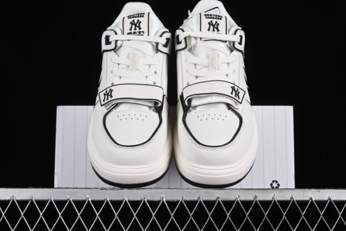 MLB Chunky Liner New York Yankees Hook & Loop Lightweight Platform Sneakers with 6cm Height Increase - 3ASXLMB3N50BKS