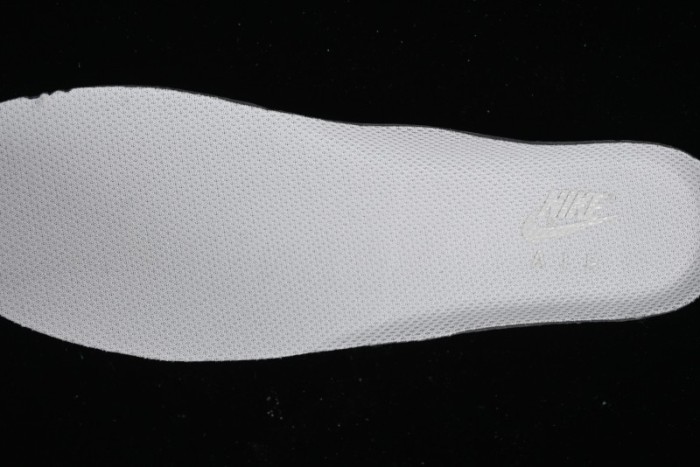 Nike Air Force 1 '07 Low Bugs Bunny Casual Sneakers - XC2351-660 1