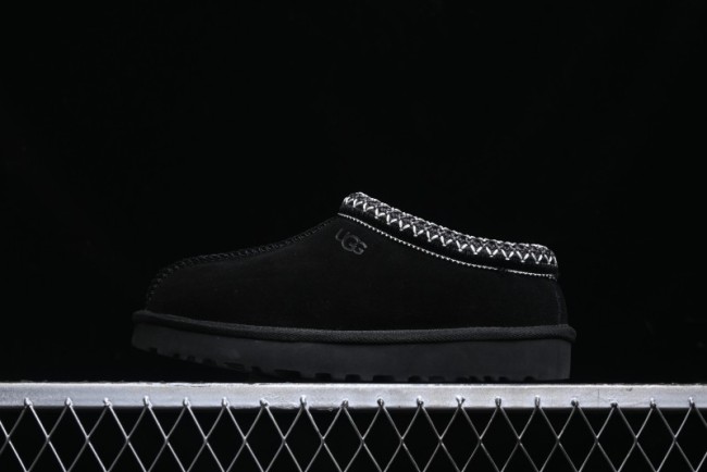 UGG Classic Mini II Snow Boots with TREADLITE Outsole - 5955