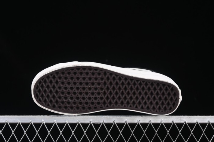 Vans Old Skool 36 Low-Top Retro Skate Shoes - VN000D57BLK