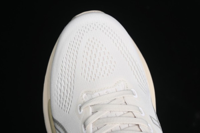 Asics Gel-Kayano 31 Running Shoes with GEL Cushioning and FLYTEFOAM BLAST Technology - 1011B995-200