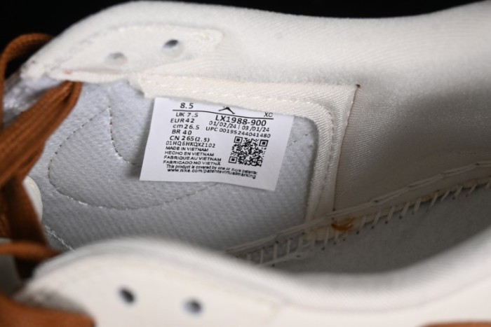 Nike Air Jordan 1 Low OG SP Travis Scott x Fragment Design Collaboration Sneakers - LX1988-900 1