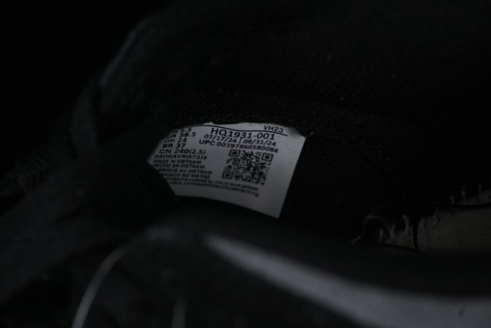 Nike Dunk Low Casual Sneakers in Black-Grey Colorway - HQ1931-001