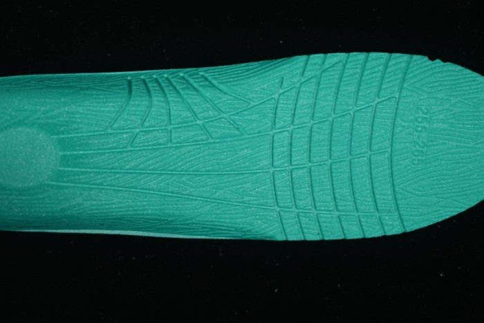 NY Yankees Black & Neon Green Sneakers - Classic Streetwear Style