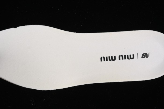 MiuMiu x New Balance 530 Low-Top Classic Retro Casual Running Shoes - AJD4 1