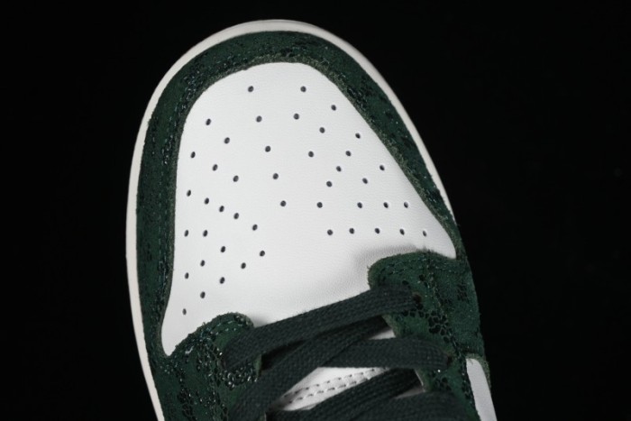 Nike Dunk Low Green Snake SB Low-Top Casual Skate Shoes - FQ8893-397 1