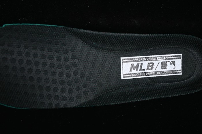 NY Yankees Black & Yellow Sneakers - Bold Logo Streetwear Shoes