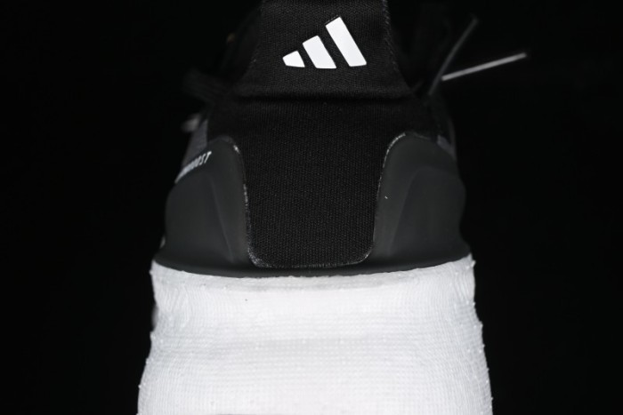 Adidas Ultraboost 5X IH3110 Running Shoes with Innovative Bubble Cushion Technology